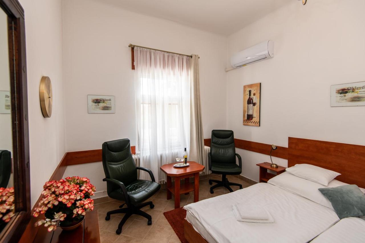 Fenyes Vinorium Bed & Breakfast โชพรอน ภายนอก รูปภาพ