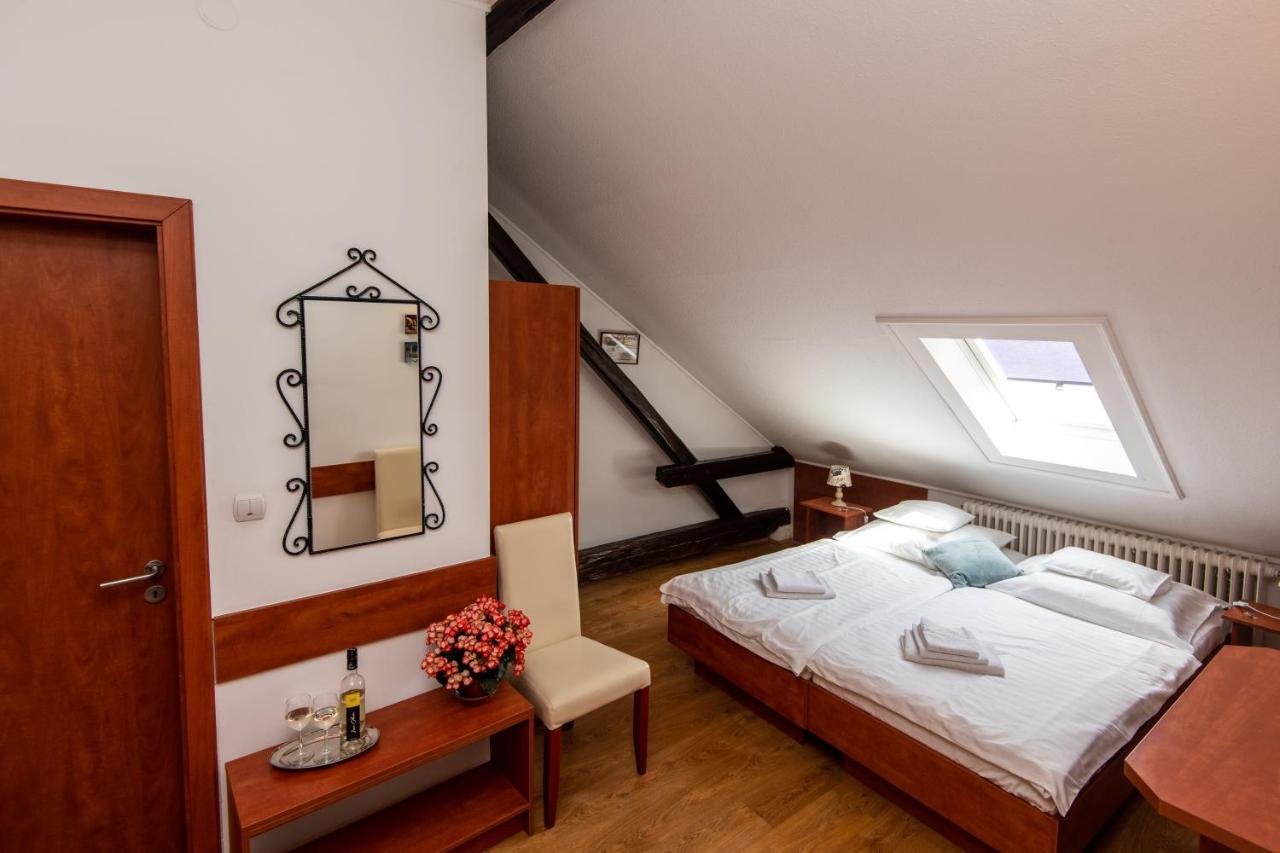 Fenyes Vinorium Bed & Breakfast โชพรอน ภายนอก รูปภาพ