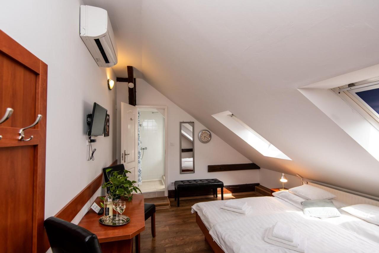 Fenyes Vinorium Bed & Breakfast โชพรอน ภายนอก รูปภาพ