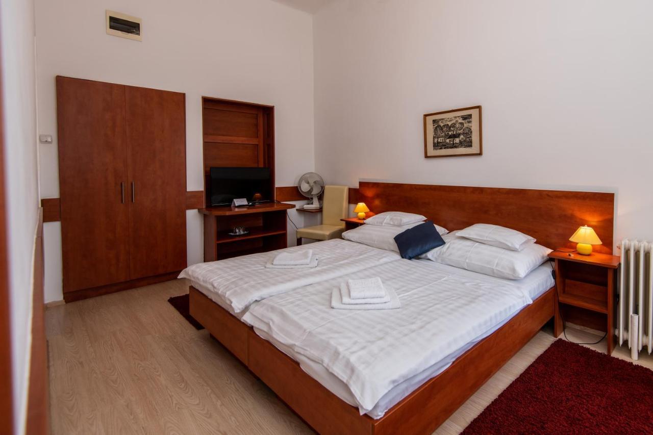 Fenyes Vinorium Bed & Breakfast โชพรอน ภายนอก รูปภาพ