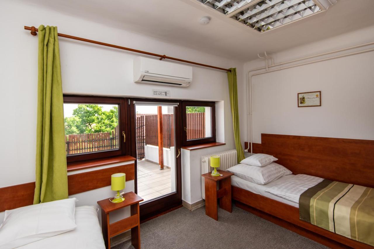 Fenyes Vinorium Bed & Breakfast โชพรอน ภายนอก รูปภาพ